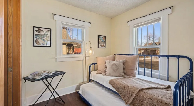 Cozy Home in Downtown Loveland W/ Free Bikes!, Забронировать Дом для отпуска Виллы Лавленд, Вилла