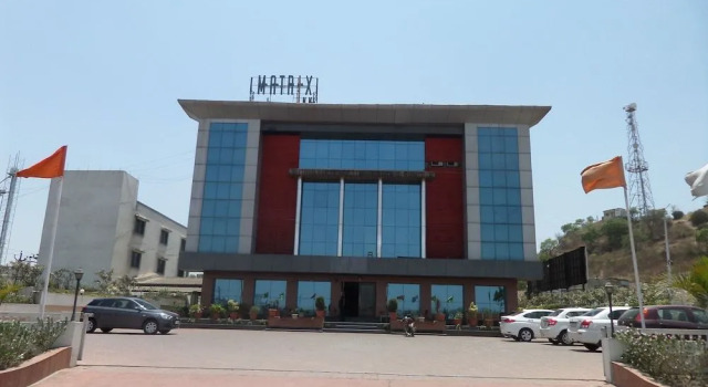 Matrix Inn Business Hotel, Varaa Hotelli Chakan New Delhi