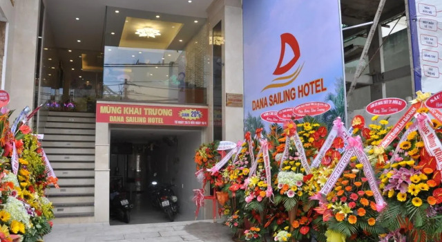 DaNa Sailing Hotel, Забронировать Отель Отели Дананга муниципалитета с парковкой, Парковка