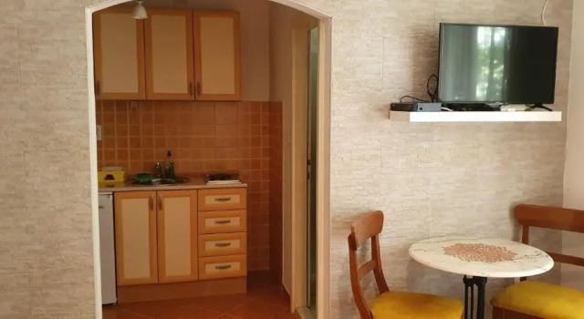 Студия с видом на сад LAV Apartments