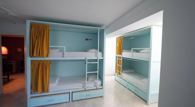 Impact Beach House, Забронировать Хостел Эшторил Estoril Coast, рядом с National Hotel School