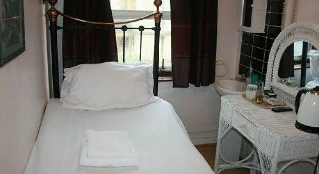 Diana Lodge, Забронировать Отель Чиппенхем Уилтшир, рядом с Hardenhuish Park
