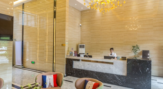 Q Hotel, Rezerwuj Hotel Hotele w Jiangmen z parkingiem, Parking