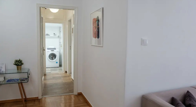 Comfortable 2BD apartment next to Megaro
