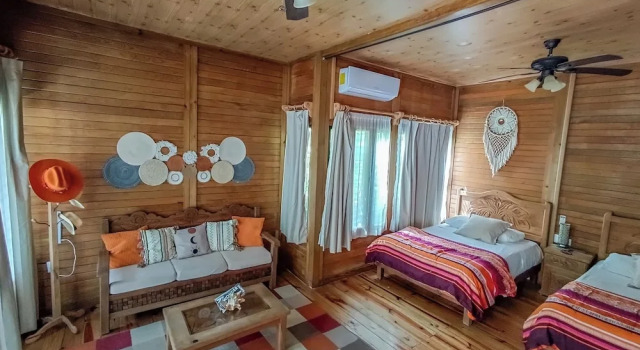Четырёхместный номер Standard с балконом Alicat Villas
