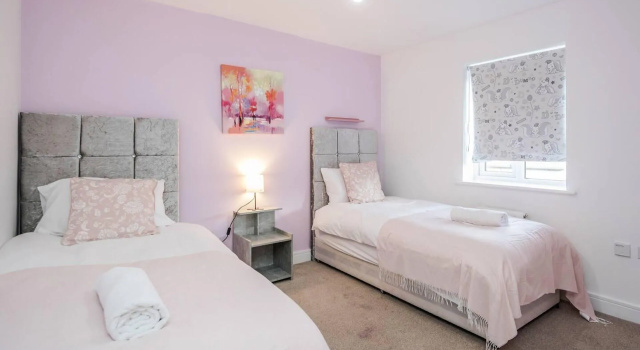 tms Cheerful 5bdr House! Thurrock! Free Parking!, Забронировать Дом для отпуска Виллы Эссекс, Вилла