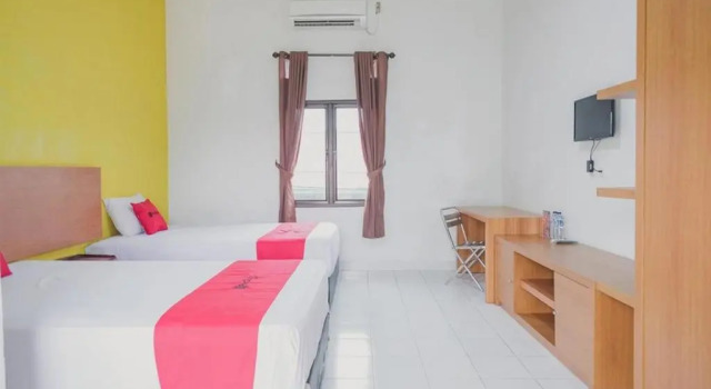 RedDoorz Syariah @ Pasir Putih Jambi, Book Hotel Hoteller i Jambi med pool, Swimmingpool