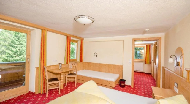 Alpengasthof Enzianhof, Rezerwuj Hotel Hotele w Tyrol z parkingiem, Parking