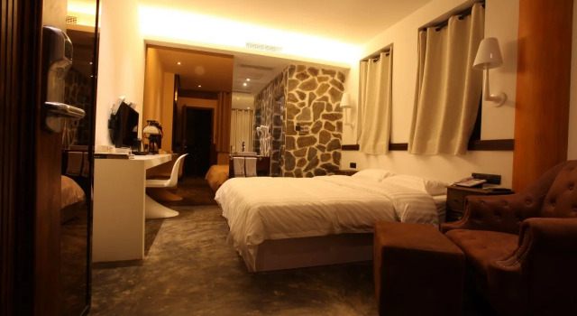 Collection - Home Resorts, Prenota Hotel Hotel a Sichuan con parcheggio, Parcheggio
