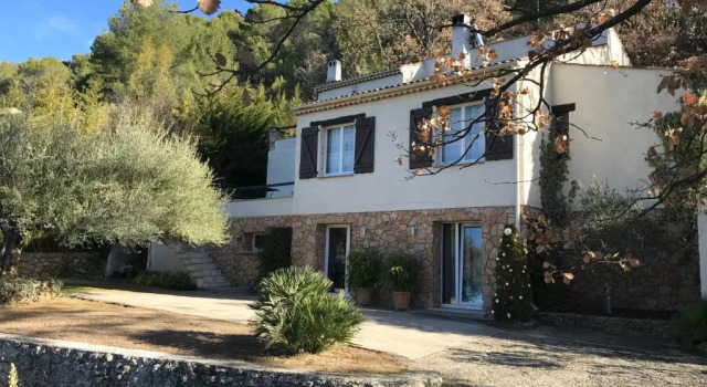 Коттедж Chambre d'Hôtes "La Cabrière"