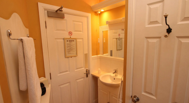 The Courtyard Guest House, Забронировать Гостевой дом Грейт-Ярмут The Broads