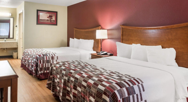 Четырёхместный номер Deluxe Red Roof Inn Conroe North - Willis