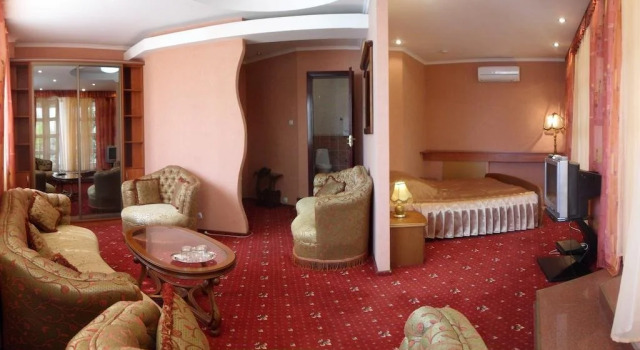 Eduard Hotel, Book Hotel Hotels in Carpathians - Ukraine with a Pool, Swimming Pool