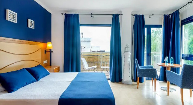 Двухместный номер Superior с балконом Hotel Garbi