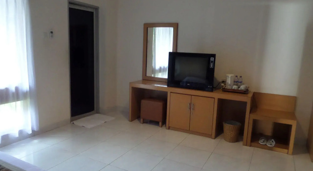 Arini Hotel