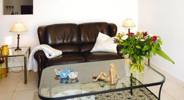 Apartment in Caderousse With Pool, Rezerwuj Apartament Caderousse ViaRhona