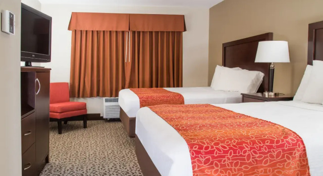 Люкс Gray Wolf Inn & Suites
