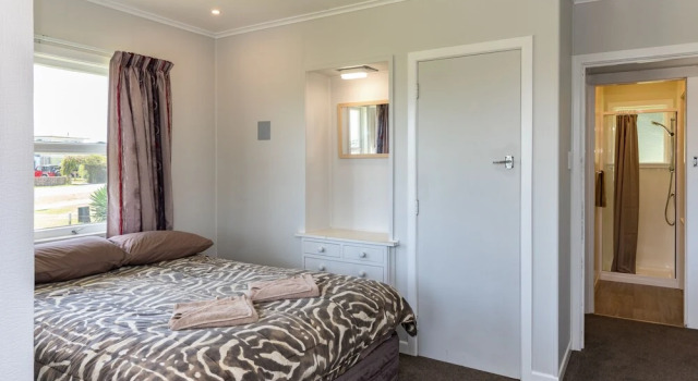 Waitangi Beach Bach 30B
