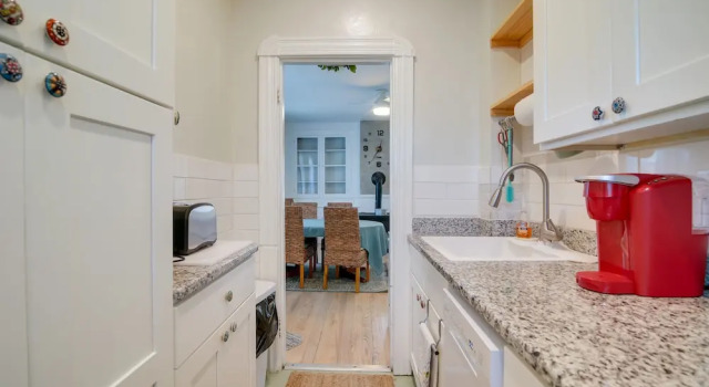 Апартаменты New Bedford Apartment ~ 4 Mi to Fort Phoenix Beach