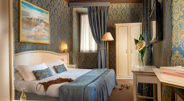 Residenza Canova Tadolini - Guesthouse, Prenota Hotel Spagna Roma
