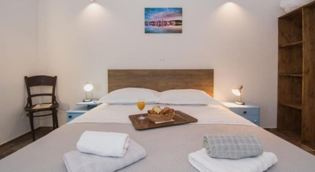 Rooms Agro B&B Linda, Забронировать Отель «постель и завтрак» Отели Пировац с парковкой, Парковка