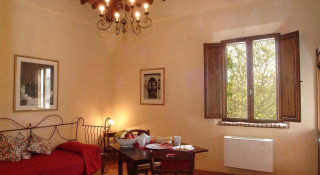 Agriturismo San Fabiano, Забронировать Фермерский дом Отели в центре Монтерони-д'Арбия с завтраком, отели в центре Монтерони-д'Арбия с завтраком