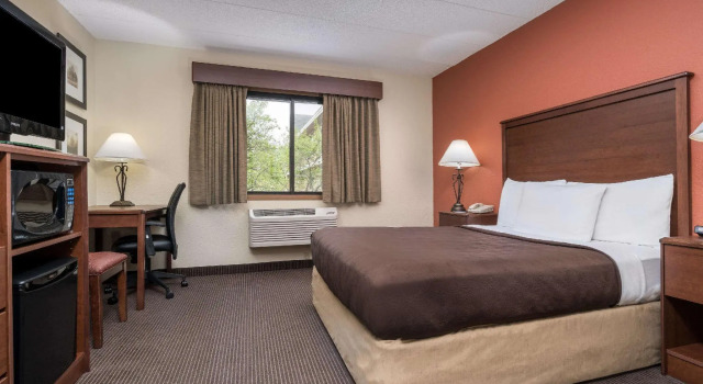 Двухместный номер Standard AmericInn by Wyndham Tofte Near Lake Superior
