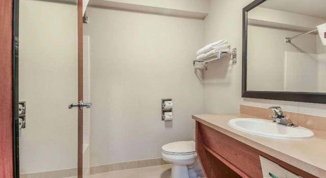 Двухместный люкс Quality Inn