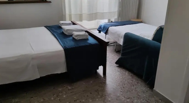 Room-come and Visit Naples !! We Look fo, Забронировать Отель «постель и завтрак» Отели Неаполя с парковкой, рядом с Кафедральный собор Неаполя, Парковка