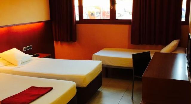 Трёхместный номер Standard Hotel Jonquera
