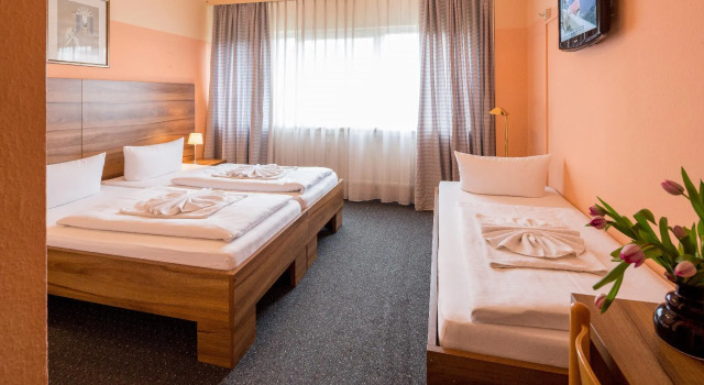 Трёхместный номер Standard Alper Hotel am Potsdamer Platz