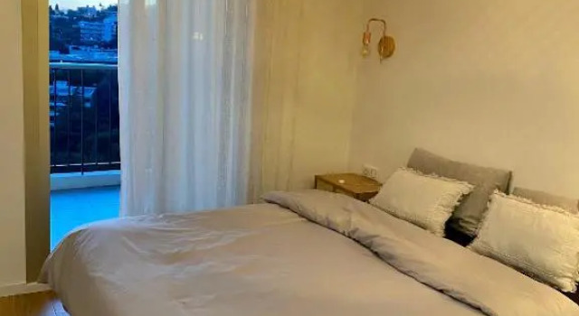 Appartement 2 pièces vue mer à Nice Fabron les Constellations Piscine 10mn promenade des Anglais, Забронировать Апартаменты/квартира Отели Ниццы с бассейном, рядом с Пляж Обри-Леконт, Бассейн