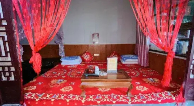 Кровать в общем номере Отель Changhe Inn