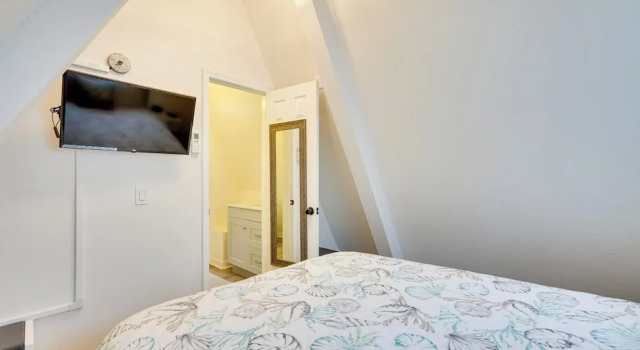 A-frame Family Home Near Beach: Beach Gear!, Book Feriehus Hoteller i Lower Grand Lagoon med parkering, Parkering