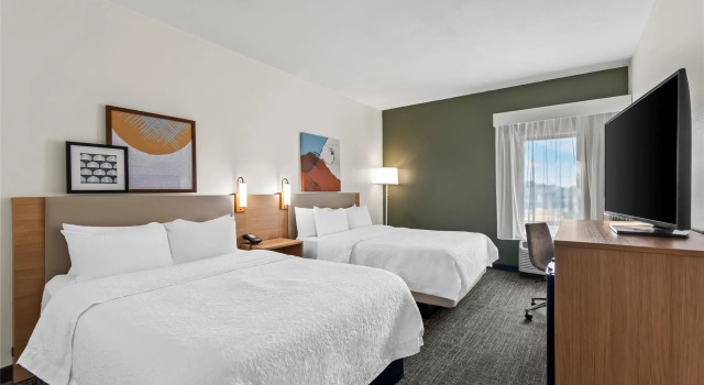 Четырёхместный номер Standard Spark by Hilton Bardstown