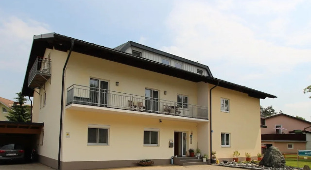 Comfy Apartment With Garden, Balcony, Bbq,table Tennis Table