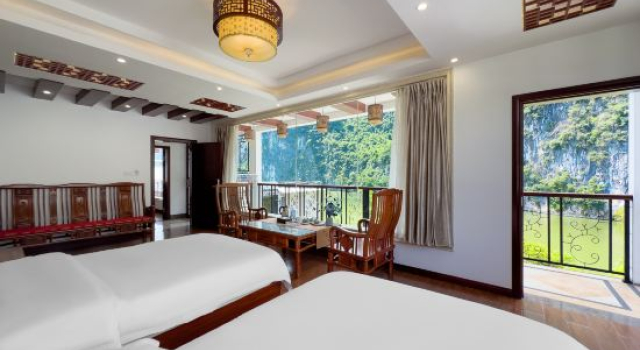 Семейный люкс с 2 комнатами с балконом и с видом на реку Yangshuo Creekside Bole Homestay (Xingping Ancient Town 20 Yuan Scenic Area)