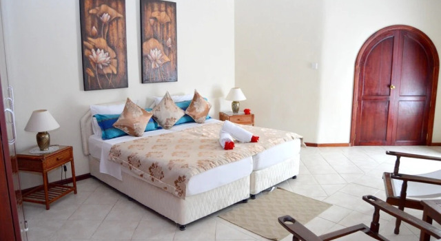 Villa With 5 Bedrooms in Machabee, With Pool Access, Enclosed Garden a