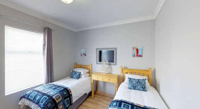 Hermanus Longboat Sea Cottage, Забронировать Дом для отпуска Виллы Херманус, рядом с Mediclinic Hermanus, Вилла