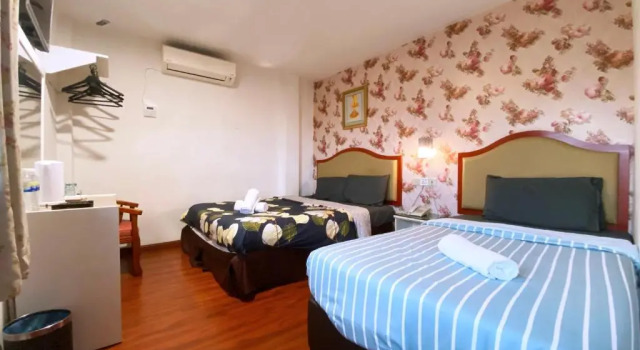 Трёхместный номер Standard Mr Hotel Nusa Bestari