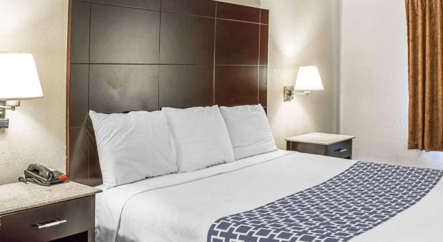 Двухместный номер Standard Econo Lodge Scranton near Montage Mountain