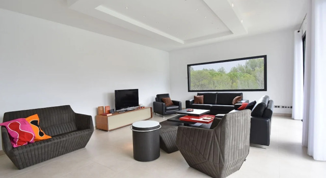 Villa on a High-end Residence in Nîmes With Heated Pool, Rezerwuj Willa Nimes Gard
