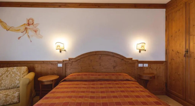Полулюкс Hotel Europa Residence