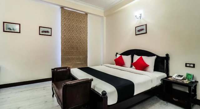 Люкс Standard Collection O 353 Hotel Four Boutique