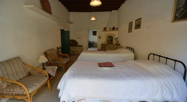 Chloe's House, Rezerwuj Hotel Pano Akourdaleia Pafos