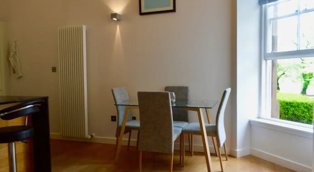 1 Bedroom Flat Next To The Meadows, Забронировать Апартаменты/квартира Эдинбург Midlothian, рядом с Национальный музей Шотландии