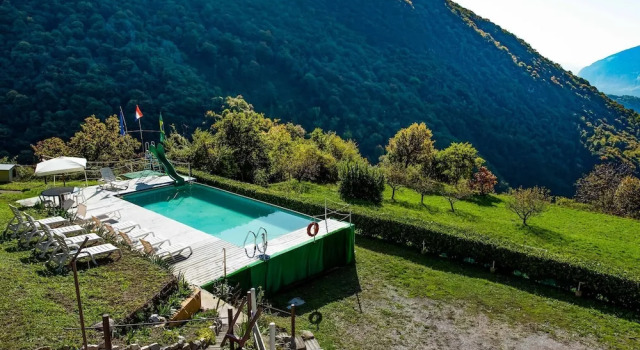 Beautiful chalet with Swimming Pool in Lombardy, Buchen Sie Chalet Marone Iseosee