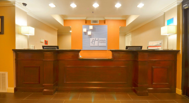 Holiday Inn Express Hotel & Suites Pine Bluff / Pines Mall by IHG, Boek Hotel Pine Bluff Arkansas
