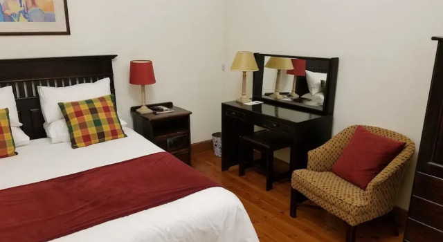 Ocean Park Guest House, Забронировать Гостевой дом Отели Умкомас с завтраком, рядом с Umkomaas Golf Club, Завтраки