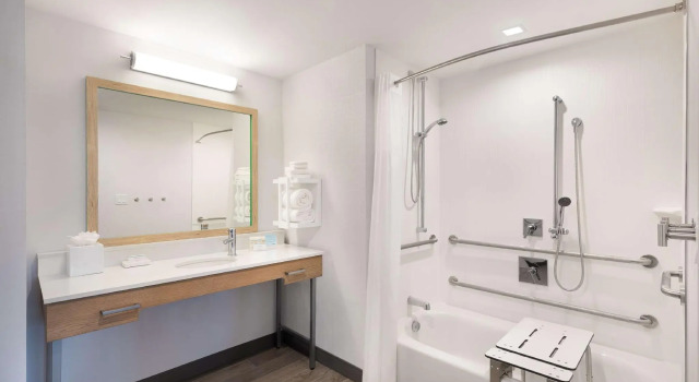 Четырёхместный номер Standard Hampton Inn & Suites Watertown Boston, Ma